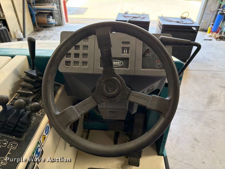 image for item MQ9184 1999 Tennant 6550 sweeper