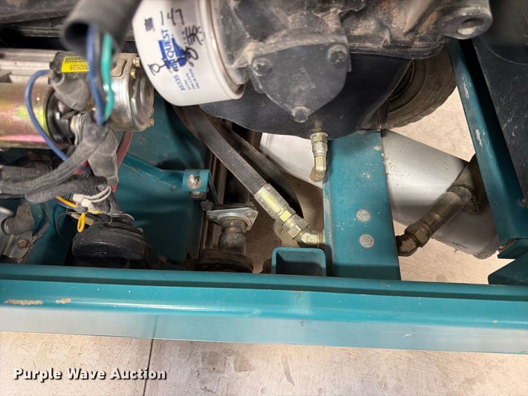 image for item MQ9184 1999 Tennant 6550 sweeper