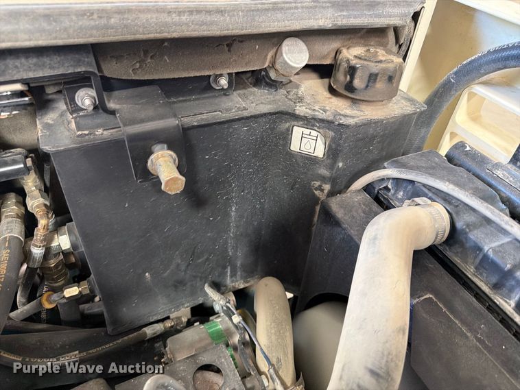 image for item MQ9184 1999 Tennant 6550 sweeper