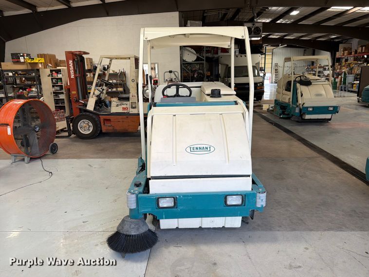 image for item MQ9185 Tennant 8300 floor scrubber