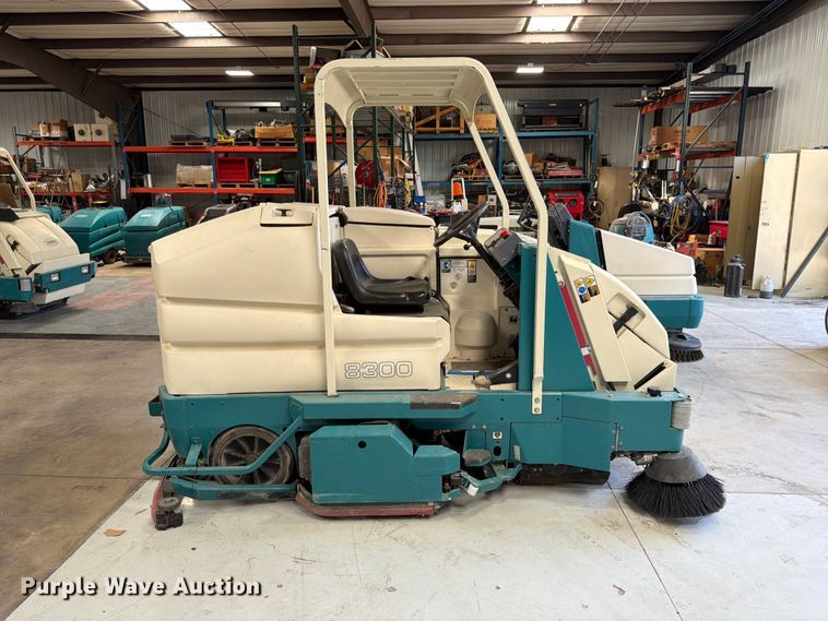 image for item MQ9185 Tennant 8300 floor scrubber