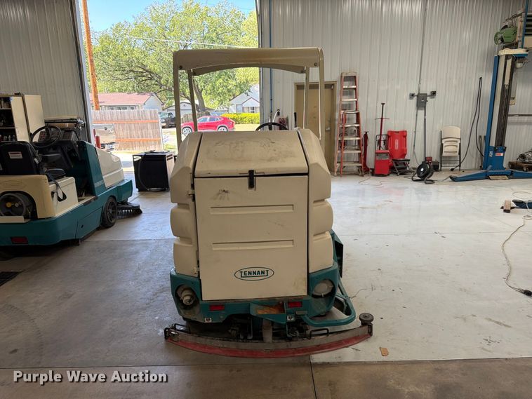 image for item MQ9185 Tennant 8300 floor scrubber