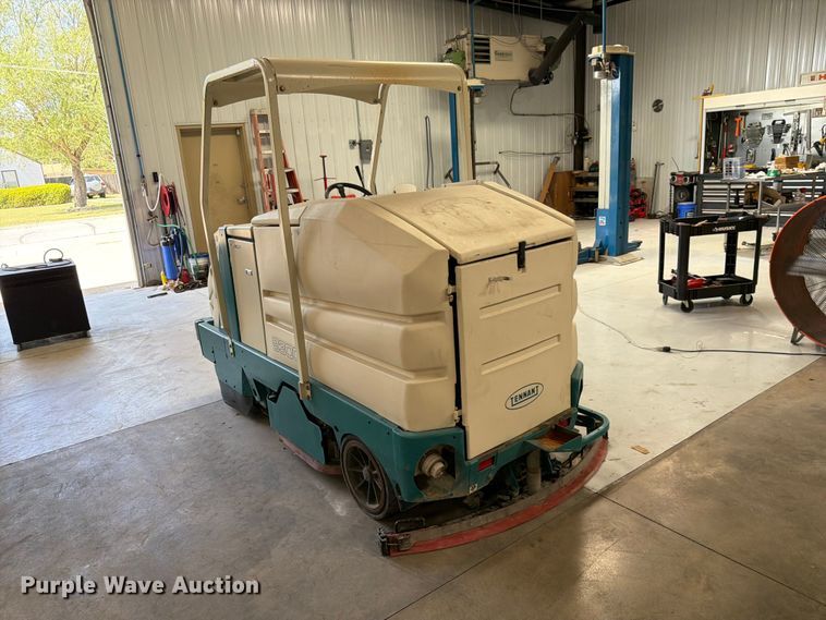 image for item MQ9185 Tennant 8300 floor scrubber