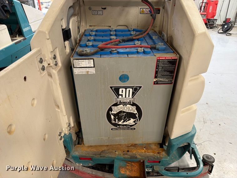 image for item MQ9185 Tennant 8300 floor scrubber