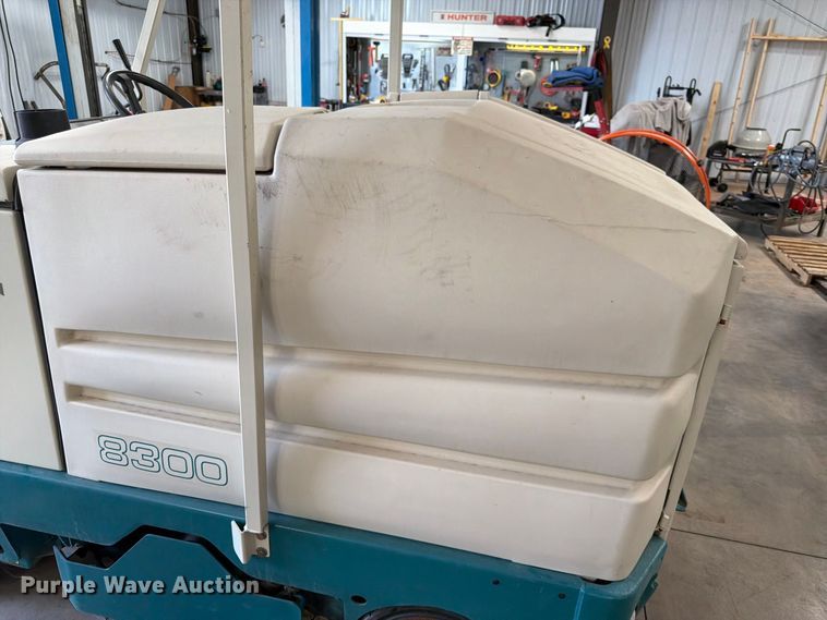 image for item MQ9185 Tennant 8300 floor scrubber