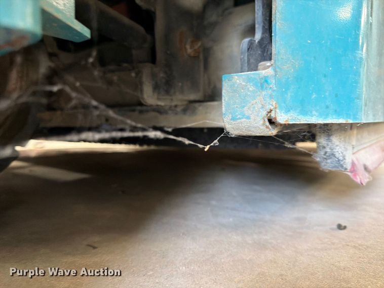 image for item MQ9185 Tennant 8300 floor scrubber