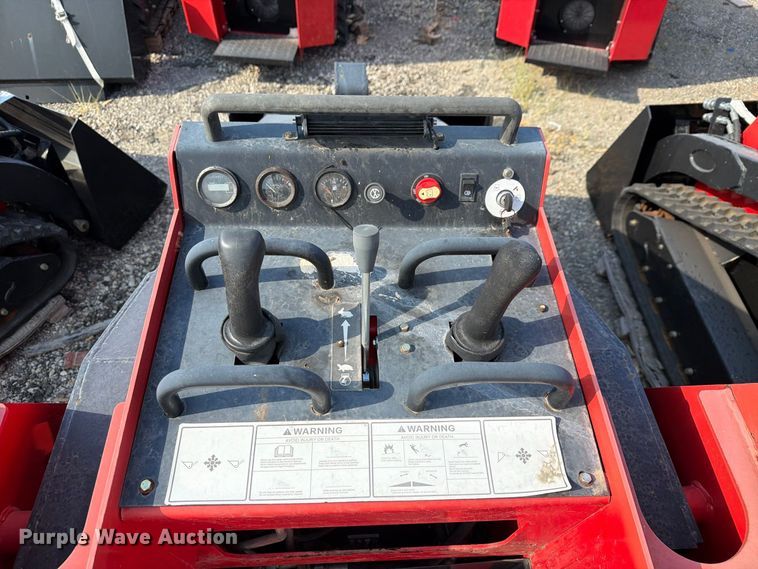 image for item NC9954 2024 Erie Industries SCL850 compact utility loader