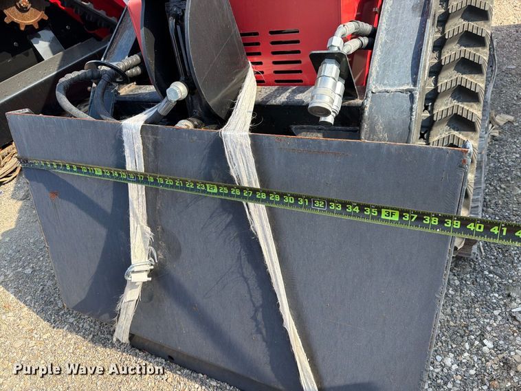 image for item NC9955 2024 Erie Industries SCL850 compact utility loader