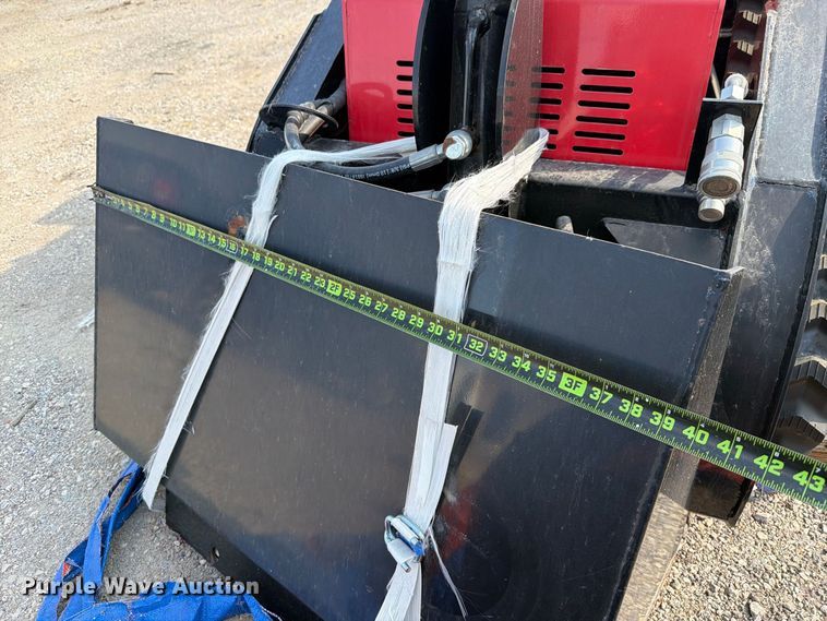 image for item NC9956 2024 Erie Industries SCL850 compact utility loader