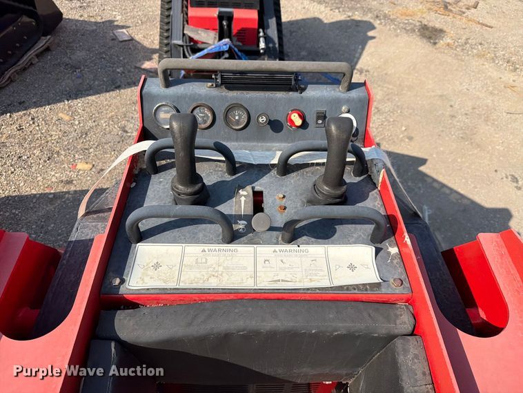 image for item NC9956 2024 Erie Industries SCL850 compact utility loader