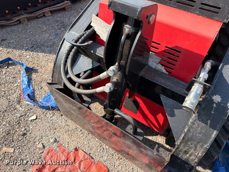 image for item NC9957 2024 Erie Industries SCL850 compact utility loader