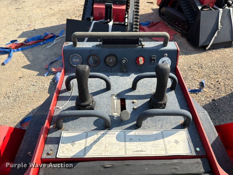 image for item NC9957 2024 Erie Industries SCL850 compact utility loader