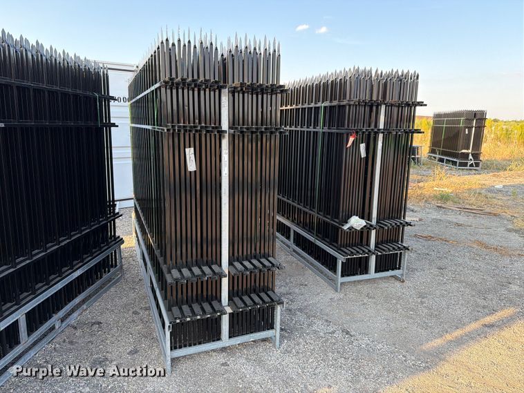 image for item NC9992 (44) EINGP F10 fence panels