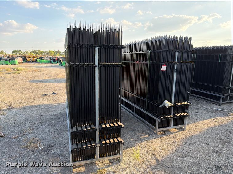 image for item NC9992 (44) EINGP F10 fence panels