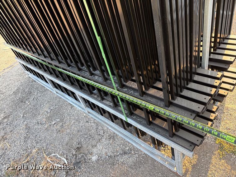 image for item NC9992 (44) EINGP F10 fence panels