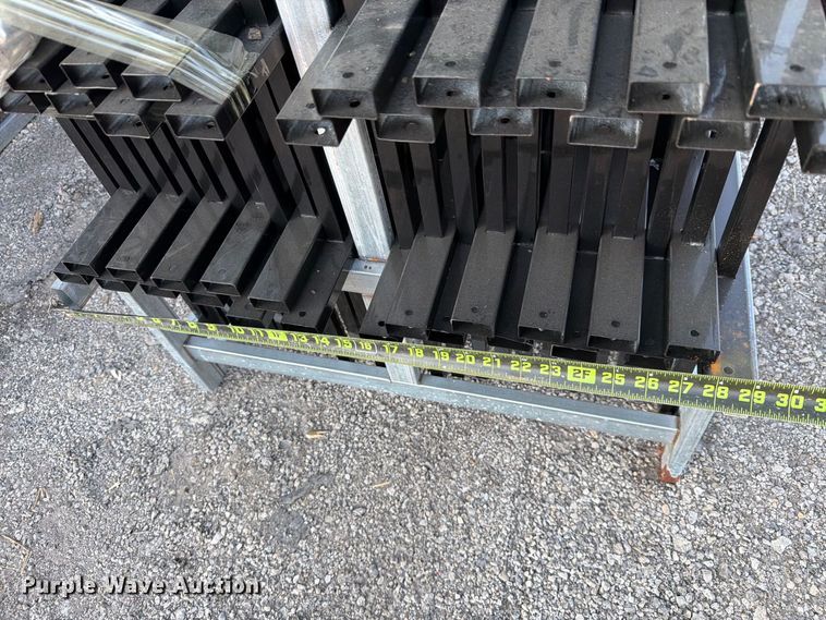 image for item NC9992 (44) EINGP F10 fence panels