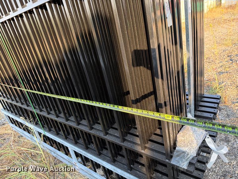image for item NC9993 (44) EINGP F10 fence panels
