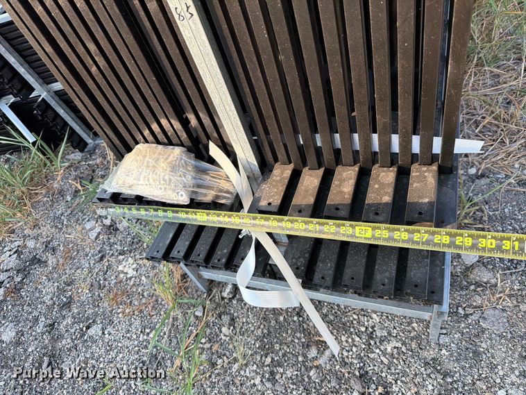 image for item NC9993 (44) EINGP F10 fence panels