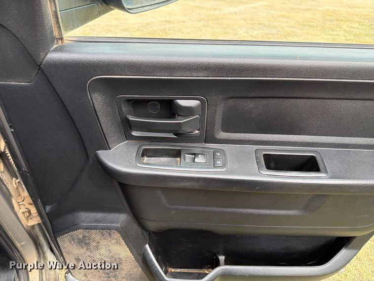 image for item NE9883 2014 Ram 2500 4dr pickup
