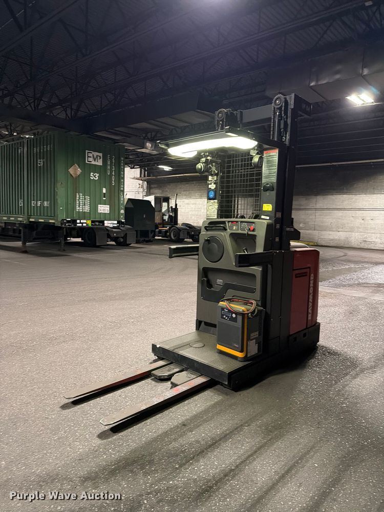 2017 Raymond 540 OPC30TT order picker