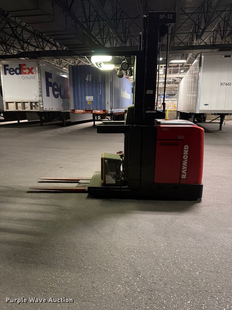 image for item NF9610 2013 Raymond 640 OPC30TT order picker