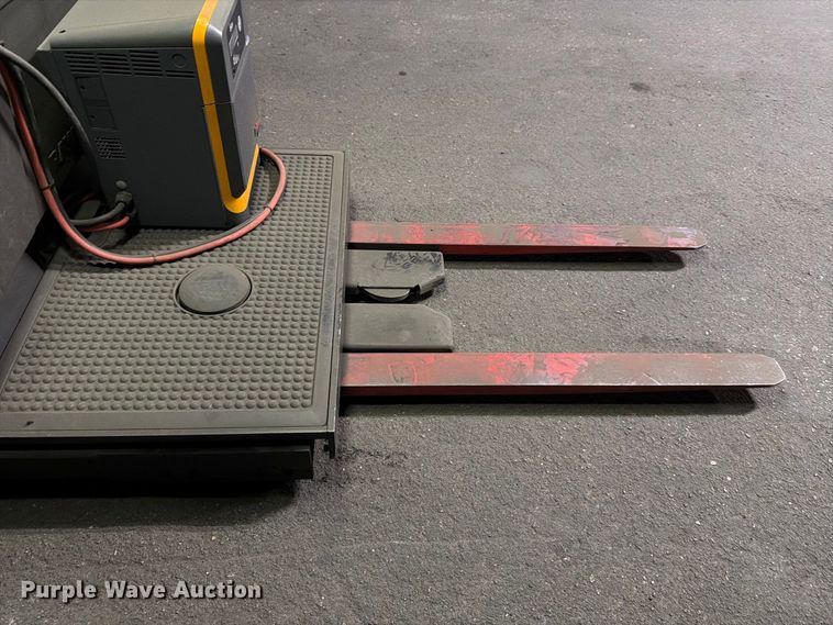 image for item NF9614 2015 Raymond 640 OPC30TT order picker