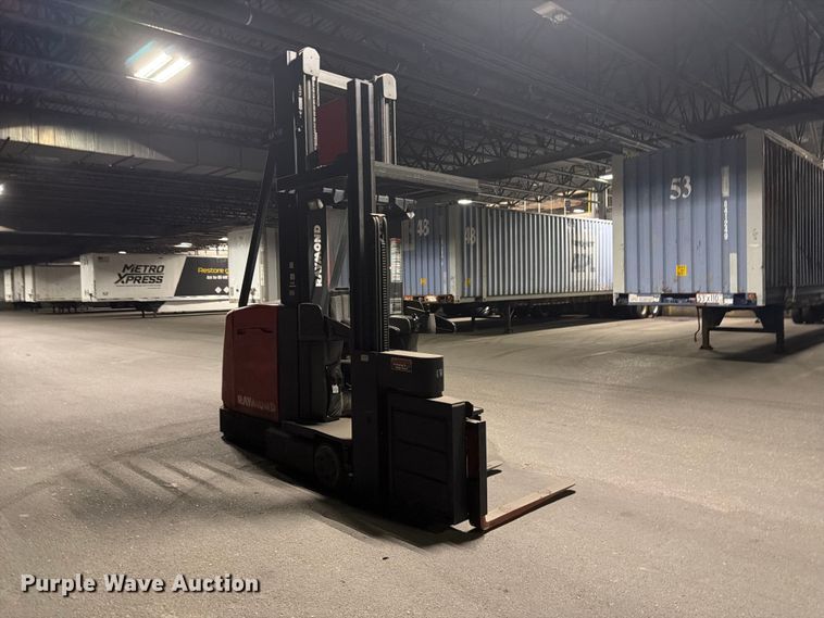 image for item NF9617 2005 Raymond SA-CSR30T swing carriage forklift