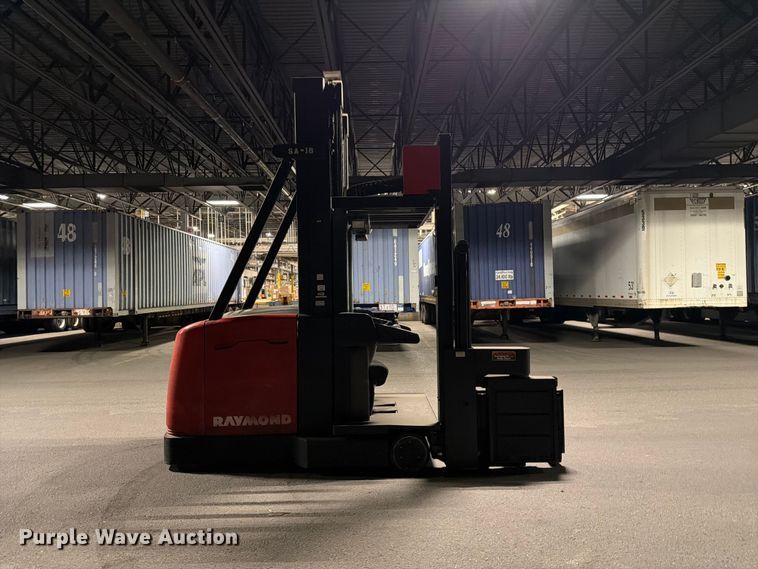image for item NF9617 2005 Raymond SA-CSR30T swing carriage forklift