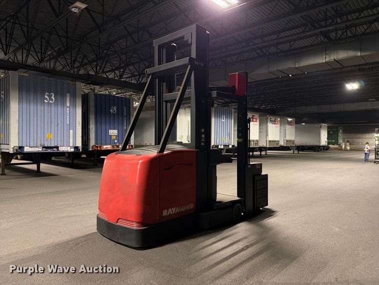 image for item NF9617 2005 Raymond SA-CSR30T swing carriage forklift