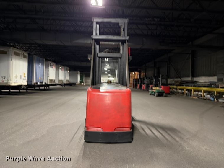 image for item NF9617 2005 Raymond SA-CSR30T swing carriage forklift