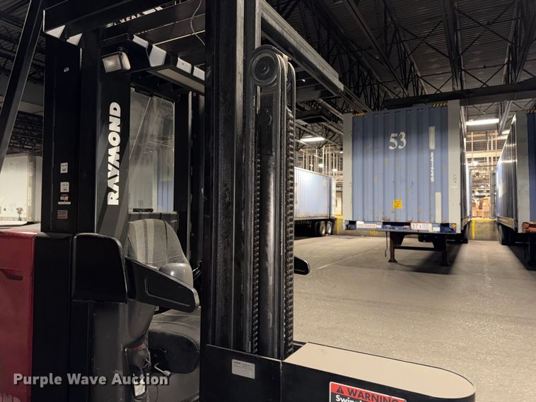 image for item NF9617 2005 Raymond SA-CSR30T swing carriage forklift