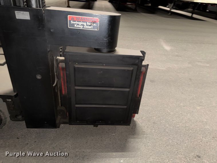 image for item NF9617 2005 Raymond SA-CSR30T swing carriage forklift