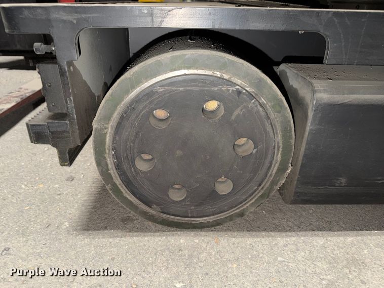 image for item NF9617 2005 Raymond SA-CSR30T swing carriage forklift