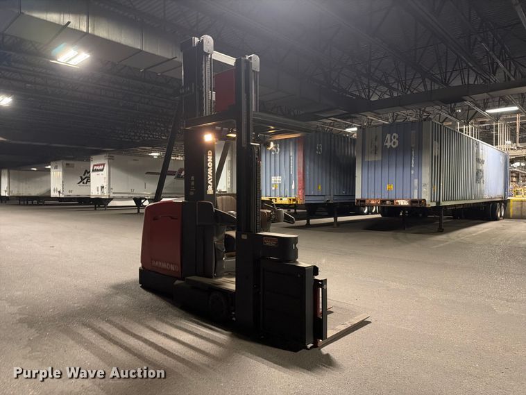 image for item NF9620 2004 Raymond SA-CSR30T swing carriage forklift