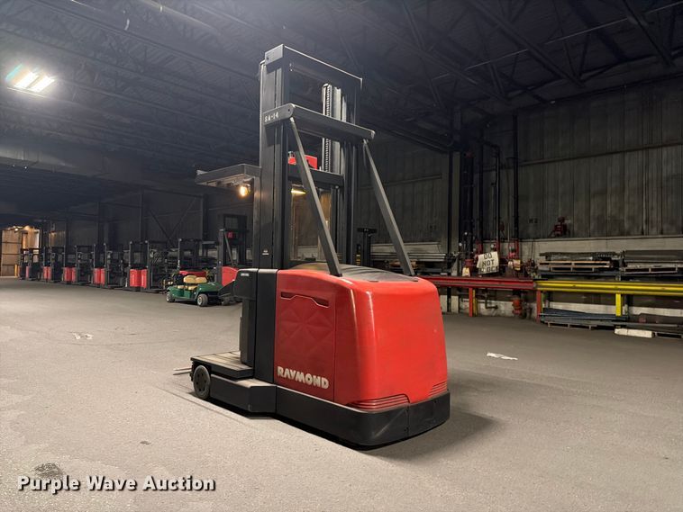 image for item NF9620 2004 Raymond SA-CSR30T swing carriage forklift