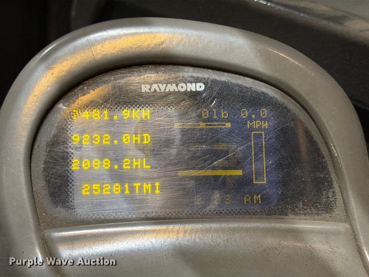 image for item NF9620 2004 Raymond SA-CSR30T swing carriage forklift