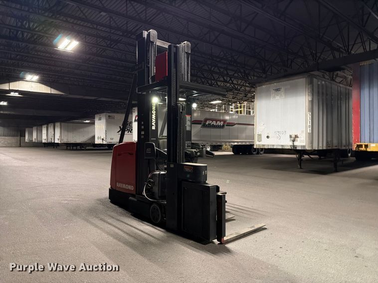 image for item NF9621 2009 Raymond 960-CSR30T swing carriage forklift