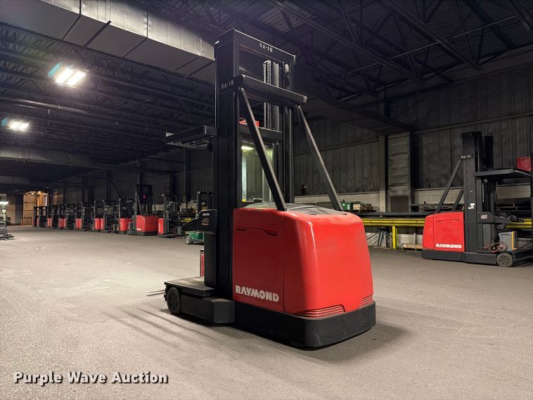 image for item NF9621 2009 Raymond 960-CSR30T swing carriage forklift