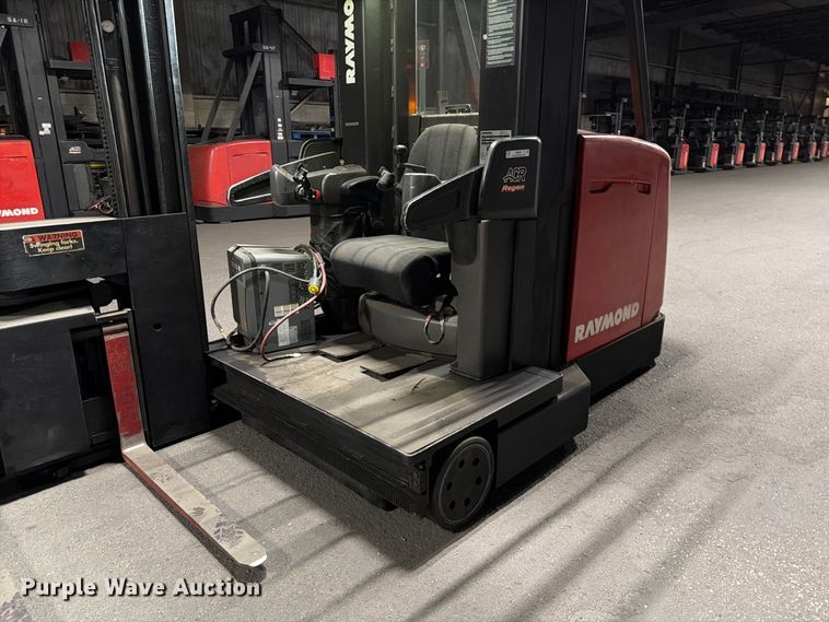 image for item NF9621 2009 Raymond 960-CSR30T swing carriage forklift