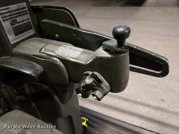 image for item NF9621 2009 Raymond 960-CSR30T swing carriage forklift