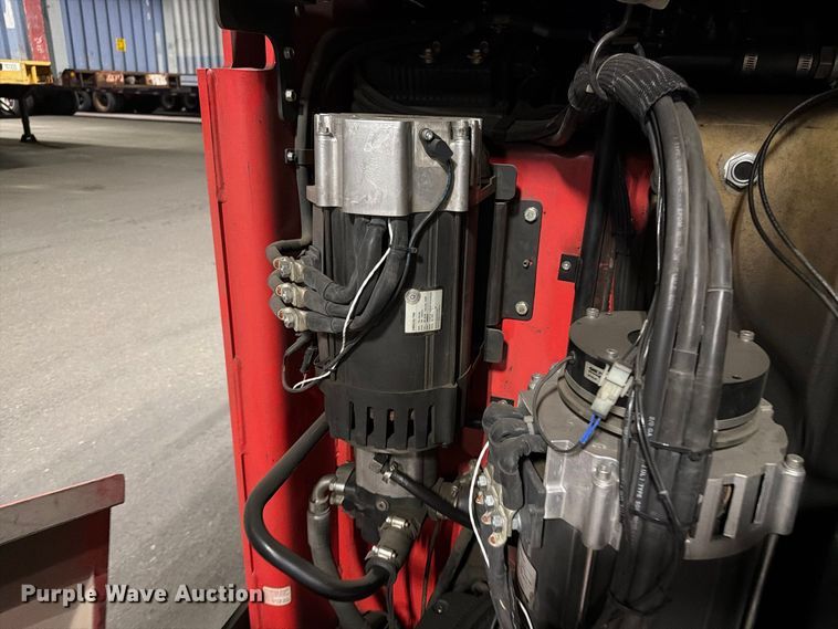 image for item NF9621 2009 Raymond 960-CSR30T swing carriage forklift