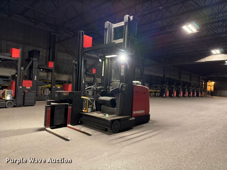 2009 Raymond 960-CSR30 swing carriage forklift
