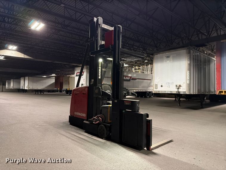 image for item NF9622 2009 Raymond 960-CSR30 swing carriage forklift