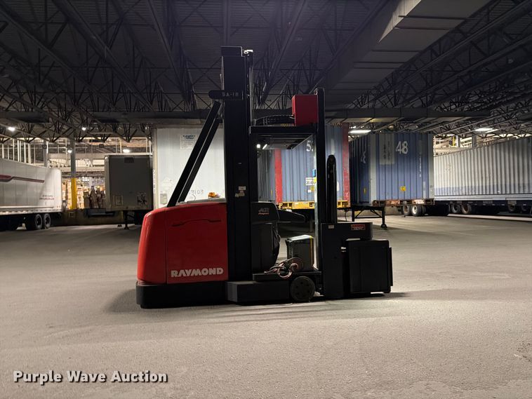 image for item NF9622 2009 Raymond 960-CSR30 swing carriage forklift