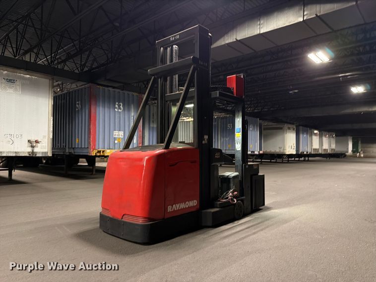 image for item NF9622 2009 Raymond 960-CSR30 swing carriage forklift