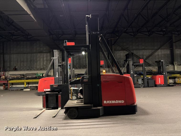image for item NF9622 2009 Raymond 960-CSR30 swing carriage forklift