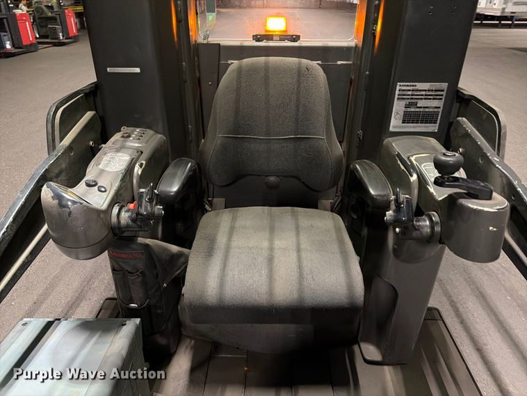 image for item NF9622 2009 Raymond 960-CSR30 swing carriage forklift