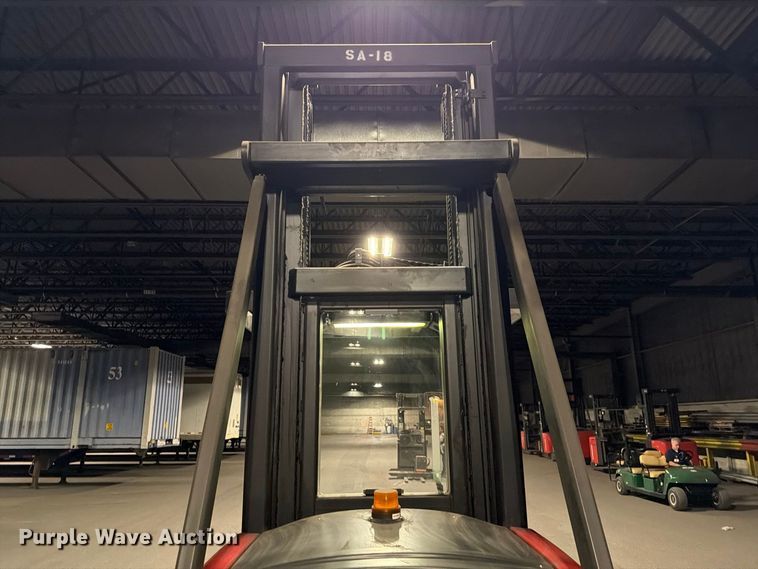 image for item NF9622 2009 Raymond 960-CSR30 swing carriage forklift