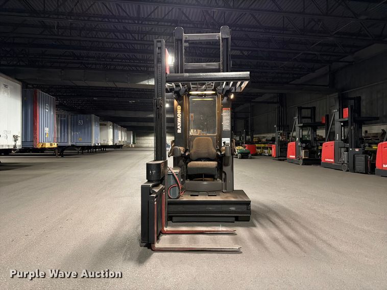 image for item NF9623 2005 Raymond SA-CSR30T swing carriage forklift