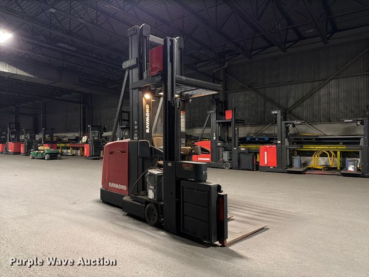 image for item NF9623 2005 Raymond SA-CSR30T swing carriage forklift